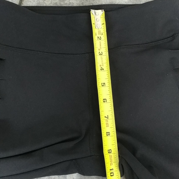 (2/$20) F21 workout crops size small - Picture 5 of 7